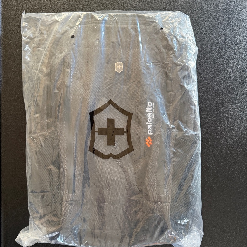 NWT Victorinox Swiss Army Journey 16" Laptop Travel Backpack Gray Palo Alto Logo